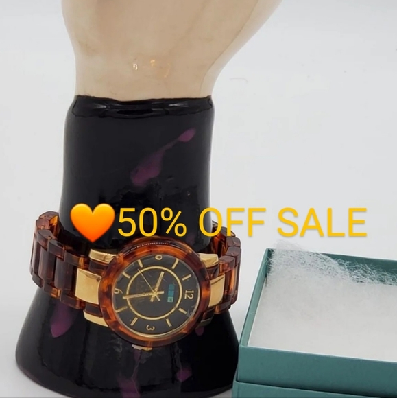 🎁🎁La Mer Collections Tortoise Link Watch - Picture 1 of 4